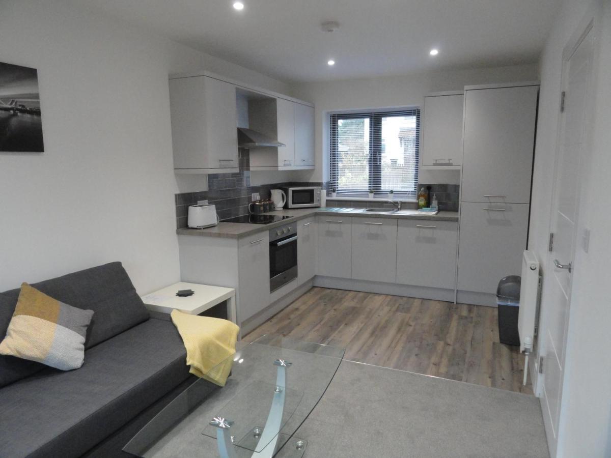 2 Bedroom Apartments In Filton By Cliftonvalley Apartments ブリストル エクステリア 写真