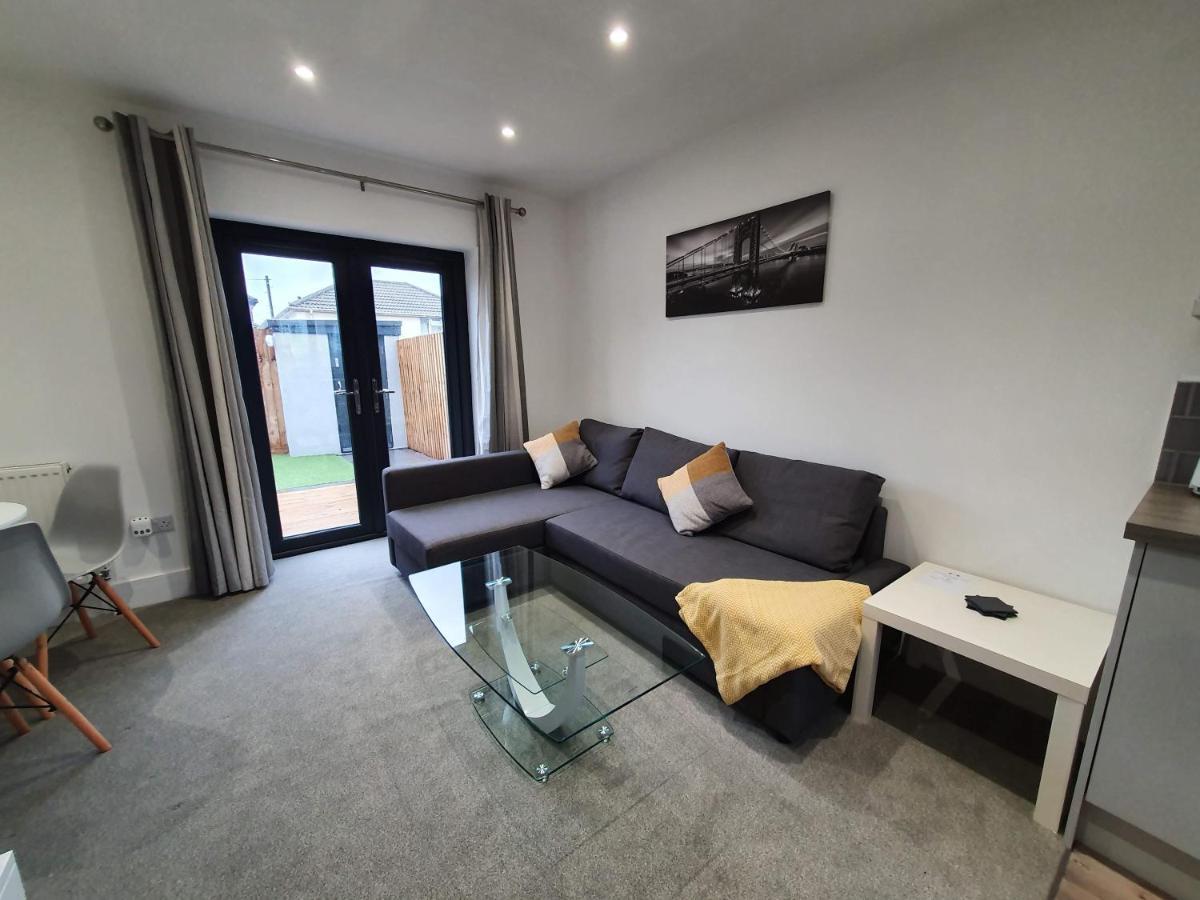 2 Bedroom Apartments In Filton By Cliftonvalley Apartments ブリストル エクステリア 写真