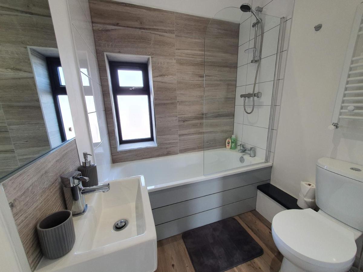 2 Bedroom Apartments In Filton By Cliftonvalley Apartments ブリストル エクステリア 写真